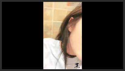 搭讪某网红主播在网吧搭讪隔壁大叔在网吧厕所就直接干了起来