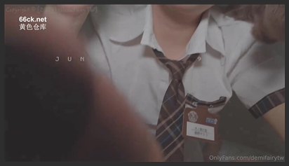 DTW016女学生的到府半套服务-爹咪